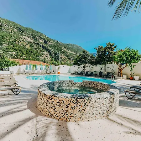 ウンサル ホテル 3*